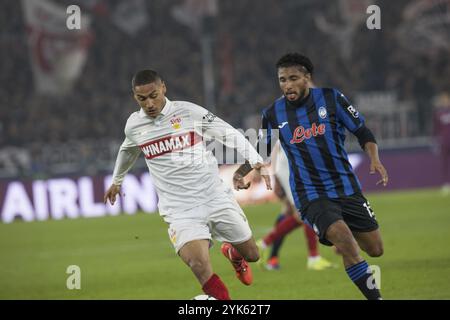 Partita di calcio, Enzo MILLOT VFB Stuttgart lasciato sul pallone in duello con EDERSON Atalanta Bergamo, Stuttgart Arena, Stoccarda Foto Stock