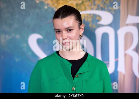 Parigi, Francia. 17 novembre 2024. Jaynelia Coadou partecipa alla premiere Netflix Ellian et le Sortilege alla Cinematheque francese di Parigi, in Francia, il 17 novembre 2024. Foto di Aurore Marechal/ABACAPRESS. COM credito: Abaca Press/Alamy Live News Foto Stock