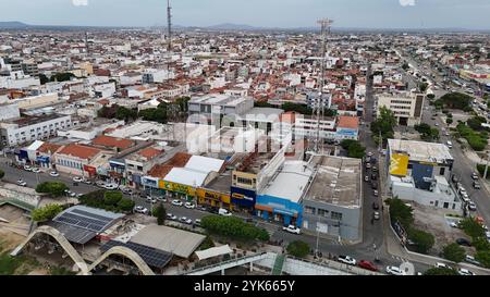 juazeiro, bahia, brasile - 14 novembre 2024: Veduta aerea della città di Juazeiro, nel nord di Bahia. Foto Stock