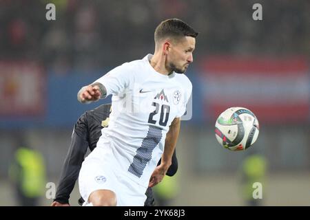 Linz, Austria. 17 novembre 2024. LINZ, AUSTRIA - 17 NOVEMBRE: Petar Stojanovic della Slovenia durante la partita B3 di UEFA Nations League 2024/25 di Lega B tra Austria e Slovenia il 17 novembre 2024 a Vienna, Austria.241117 SEPA 19 056 - 20241117 PD8598 credito: APA-PictureDesk/Alamy Live News Foto Stock