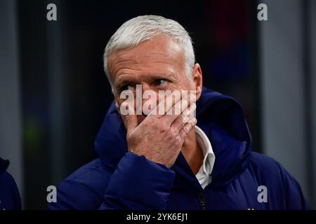 Didier Deschamps, allenatore della nazionale francese, reagisce durante la partita di calcio della UEFA Nations League tra Italia e Francia allo stadio San Siro di Milano, Italia il 17 novembre 2024 credito: Piero Cruciatti/Alamy Live News Foto Stock
