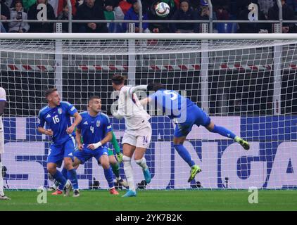 Milano, Milano, Italia. 18 novembre 2024. Durante la prima partita della UEFA National League 17/11/2024 partita di calcio tra Italia e Francia allo Stadio San Siro di Milano. Nella foto: Goal The Adrien Robiot (Credit Image: © Fabio Sasso/ZUMA Press Wire) SOLO USO EDITORIALE! Non per USO commerciale! Foto Stock