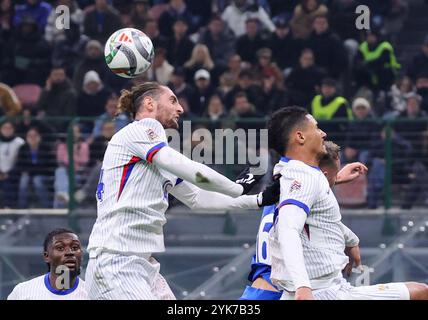 Milano, Milano, Italia. 18 novembre 2024. Durante la prima partita della UEFA National League 17/11/2024 partita di calcio tra Italia e Francia allo Stadio San Siro di Milano. Nella foto: Adrien Robiot (immagine di credito: © Fabio Sasso/ZUMA Press Wire) SOLO PER USO EDITORIALE! Non per USO commerciale! Foto Stock