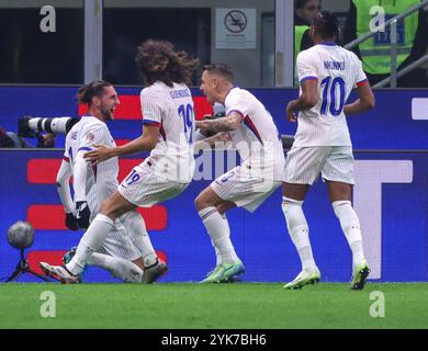 Milano, Milano, Italia. 18 novembre 2024. Durante la prima partita della UEFA National League 17/11/2024 partita di calcio tra Italia e Francia allo Stadio San Siro di Milano. Nella foto: Goal The Adrien Robiot (Credit Image: © Fabio Sasso/ZUMA Press Wire) SOLO USO EDITORIALE! Non per USO commerciale! Foto Stock