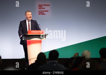 Llandudno, Galles, Regno Unito. 17 novembre 2024. Jeremy Miles MS, Evans, Segretario di Gabinetto per la salute e l'assistenza sociale affronta la conferenza per la discussione di Iechyd da. Sean Pursey/Alamy Live News Foto Stock