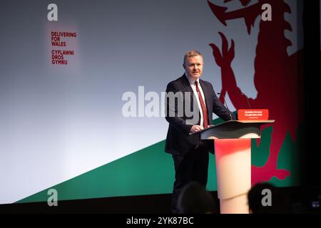 Llandudno, Galles, Regno Unito. 17 novembre 2024. Jeremy Miles MS, Evans, Segretario di Gabinetto per la salute e l'assistenza sociale affronta la conferenza per la discussione di Iechyd da. Sean Pursey/Alamy Live News Foto Stock