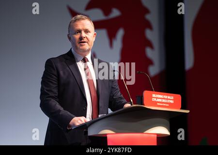 Llandudno, Galles, Regno Unito. 17 novembre 2024. Jeremy Miles MS, Evans, Segretario di Gabinetto per la salute e l'assistenza sociale affronta la conferenza per la discussione di Iechyd da. Sean Pursey/Alamy Live News Foto Stock