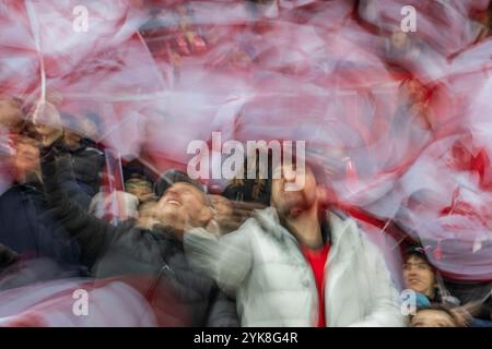 Vienna, Austria. 17 novembre 2024. VIENNA, AUSTRIA - 17 NOVEMBRE: Tifosi austriaci durante la partita B3 di Lega B 2024/25 tra Austria e Slovenia il 17 novembre 2024 a Vienna, Austria.241117 SEPA 19 098 - 20241117 PD13416 credito: APA-PictureDesk/Alamy Live News Foto Stock