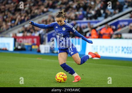 Leicester, Regno Unito. 17 novembre 2024. Leicester, Inghilterra, 16 novembre 2024: Hannah Cain (21 Leicester City) sul pallone durante la partita di Barclays Womens Super League tra Leicester City e Manchester United al King Power Stadium di Leicester, Inghilterra (Natalie Mincher/SPP) credito: SPP Sport Press Photo. /Alamy Live News Foto Stock