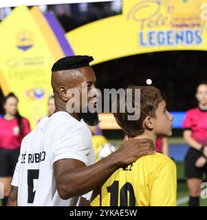 Curitiba, Parana, Brasile. 17 novembre 2024. Curitiba (pr), 17/11/2024- ospedale pequeno principe/Legends pele/barcelona- giocatore jose roberto durante la partita tra pequeno principe Legends e barca Legends in una partita di beneficenza a favore della salute dei bambini e dei giovani presso l'istituto di ricerca pele pequeno principe, tenutasi nella città di curitiba, nella notte di questa domenica 17 novembre 2024. (Credit Image: © Edson De Souza/TheNEWS2 via ZUMA Press Wire) SOLO PER USO EDITORIALE! Non per USO commerciale! Foto Stock