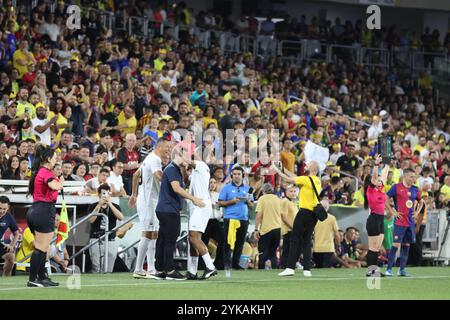 Curitiba, Parana, Brasile. 17 novembre 2024. Curitiba (pr), 17/11/2024- ospedale pequeno principe/Legends pele/barcelona- giocatore richarlyson celebra un gol durante una partita tra leggende pequeno principe e leggende barca in una partita di beneficenza a favore della salute infantile e giovanile presso l'istituto di ricerca pele pequeno principe, tenutosi nella città di curitiba, nella notte di questa domenica 17 novembre 2024. (Credit Image: © Edson De Souza/TheNEWS2 via ZUMA Press Wire) SOLO PER USO EDITORIALE! Non per USO commerciale! Foto Stock