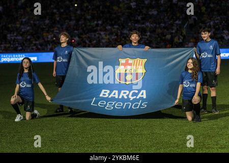 Curitiba, Brasile. 17 novembre 2024. PR - CURITIBA - 11/17/2024 - CHARITY FRIENDLY, BARCELONA LEGENDS x PELE LEGENDS - barca LEGENDS durante una partita di beneficenza allo stadio Arena da Baixada foto: Robson Mafra/AGIF (foto di Robson Mafra/AGIF/Sipa USA) credito: SIPA USA/Alamy Live News Foto Stock