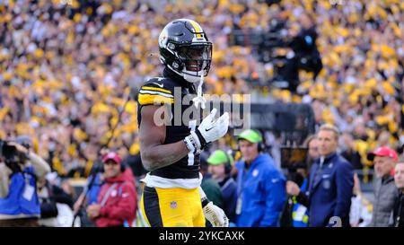 Pittsburgh, Pennsylvania, Stati Uniti. 17 novembre 2024. George Pickens n. 14 durante gli Steelers vs Ravens a Pittsburgh, Pennsylvania. Jason Pohuski/CSM/Alamy Live News Foto Stock