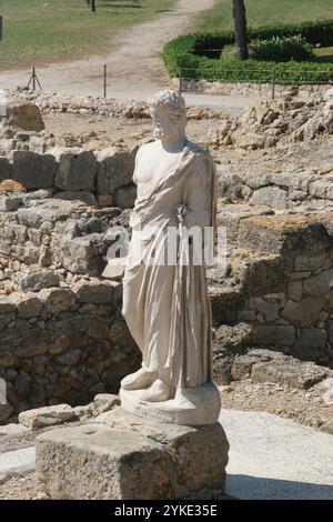 Arte greca Emporium (Ampurias). Colonia greca fondata dai greci di Foci., 570 a.C. Statua di Asclepio. Dio della medicina. Neapolis. Provincia di Girona. Foto Stock