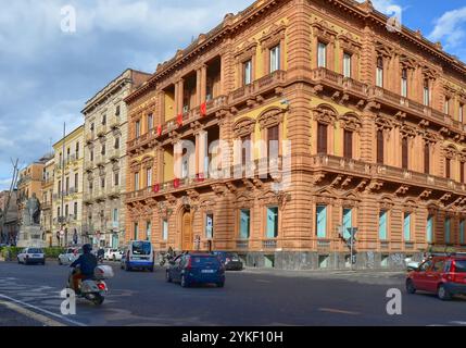 Il palazzo Pancari Ferreri fu la residenza del barone Pancari Ferreri. Situato in via Etnea, all'angolo con via Umberto i, Catania, Sicilia. Foto Stock