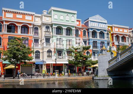 Lungo il fiume Venezia all'isola Vinpearl Grand World Phu Quoc in Vietnam Foto Stock