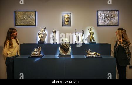 Alon Zakaim fine Art, Londra 18 novembre 2024 Mn Ry, accattivante mostra che riunisce una selezione di sculture di proprietà privata di qualità museale, che si estende per oltre due millenni, 18 novembre 2024-ven 28 marzo 2025. Paul Quezada-Neiman/Alamy Live News crediti: Paul Quezada-Neiman/Alamy Live News Foto Stock