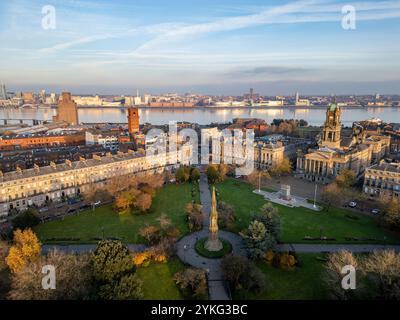 Hamilton Square, Birkenhead e River Mersey, Merseyside, Inghilterra Foto Stock