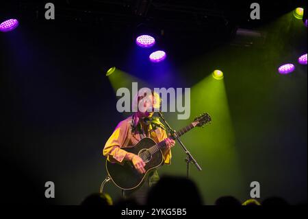 Kim Churchill al Tolhuistuin Paradiso ad Amsterdam Paesi Bassi 17-11-2024 Foto Stock