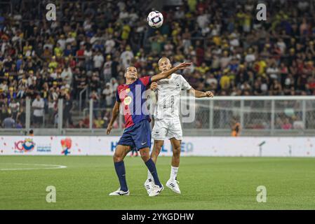 Curitiba, Brasile. 17 novembre 2024. Pelé Legends vs Barcelona Legends crediti: Marcos Araújo/FotoArena/Alamy Live News Foto Stock