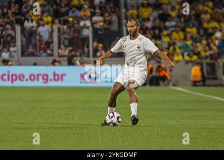 Curitiba, Brasile. 17 novembre 2024. Pelé Legends vs Barcelona Legends crediti: Marcos Araújo/FotoArena/Alamy Live News Foto Stock