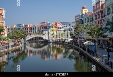 Lungo il fiume Venezia all'isola Vinpearl Grand World Phu Quoc in Vietnam Foto Stock