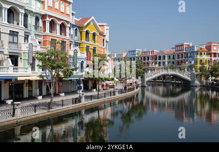 Lungo il fiume Venezia all'isola Vinpearl Grand World Phu Quoc in Vietnam Foto Stock