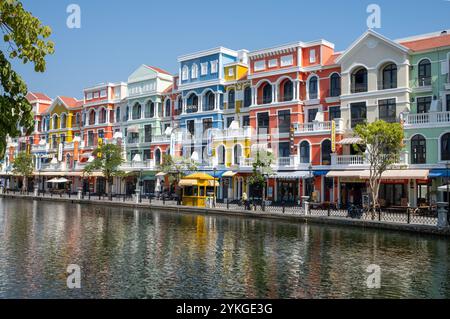 Lungo il fiume Venezia all'isola Vinpearl Grand World Phu Quoc in Vietnam Foto Stock