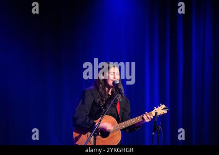 Hollie col presso Tolhuistuin Paradiso ad Amsterdam Paesi Bassi 17-11-2024 Foto Stock