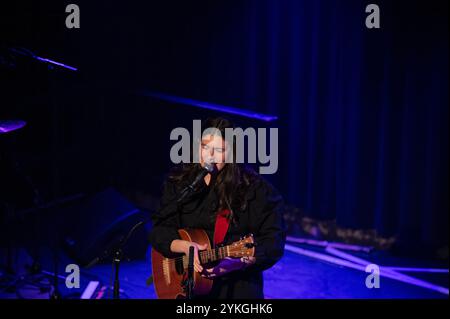 Hollie col presso Tolhuistuin Paradiso ad Amsterdam Paesi Bassi 17-11-2024 Foto Stock