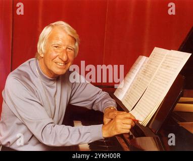 Il compositore britannico RICHARD ADDINSELL circa 1974 ritratti Foto Stock