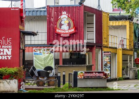 Ristorante di cucina tailandese Chicken Story a Huai Khwang Bangkok Tailandia Foto Stock