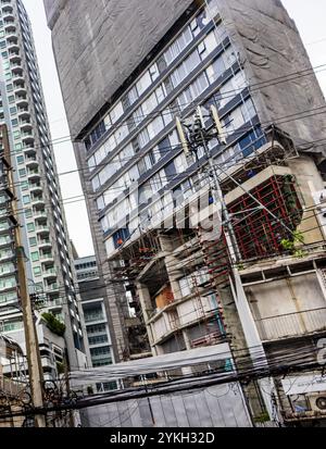 Angoli e aree ruvide e sporche nella metropoli di Bangkok in Thailandia Foto Stock