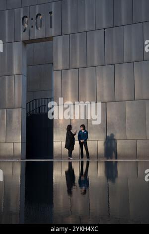 Esterni, interni e manufatti all'Oklahoma City National Memorial and Museum. L'attentato di Oklahoma City è stato un attentato terroristico interno all'Alfred P. Murrah Federal Building a Oklahoma City, Oklahoma, Stati Uniti, il 19 aprile 1995, il secondo anniversario della fine dell'assedio di Waco. Il bombardamento rimane l'atto più letale di terrorismo interno nella storia degli Stati Uniti. Foto Stock