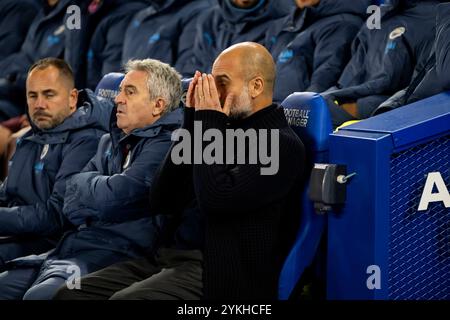 Brighton e Hove Albion contro Manchester City - partita di Premier League all'American Express Community Stadium di Brighton. Sabato 9 novembre 2024 - il manager del Manchester City Pep Guardiola non può sopportare di guardare. Solo per uso editoriale. Niente merchandising. Per le immagini di calcio si applicano restrizioni fa e Premier League inc. Non è consentito l'utilizzo di Internet/dispositivi mobili senza licenza FAPL. Per ulteriori dettagli, contattare Football Dataco Foto Stock