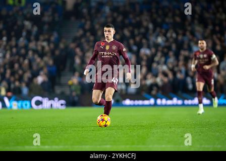 Brighton e Hove Albion contro Manchester City - partita di Premier League all'American Express Community Stadium di Brighton. Sabato 9 novembre 2024 - Phil Foden di Manchester City in azione. Solo per uso editoriale. Niente merchandising. Per le immagini di calcio si applicano restrizioni fa e Premier League inc. Non è consentito l'utilizzo di Internet/dispositivi mobili senza licenza FAPL. Per ulteriori dettagli, contattare Football Dataco Foto Stock