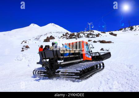 Bellissima vista mountaint Elbrus, - il picco più alto d'Europa Foto Stock