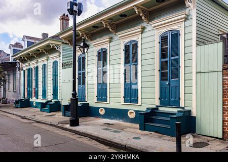 Facciata dell'edificio nel quartiere francese di New Orleans, Louisiana. Foto Stock