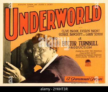 Underworld (Paramount, 1927) Title lobby Card - Clive Brook, Evelyn Brent, George Bancroft, Larry Semon. Una produzione di Hector Turnbull Foto Stock