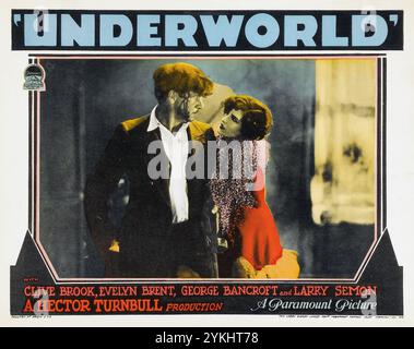 Underworld (Paramount, 1927). Vintage lobby Card - Clive Brook, Evelyn Brent, George Bancroft, Larry Semon. Una produzione di Hector Turnbull Foto Stock