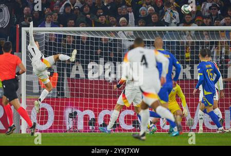 Jamal MUSIALA, DFB 10 segna, tiri, Tor, Treffer, Torschuss, 1-0 nella partita di UEFA Nations League 2024 GERMANIA - BOSNIA ERZEGOVINA nella stagione 2024/2025 al 16 novembre 2024 a Friburgo, Germania. Fotografo: Peter Schatz Foto Stock