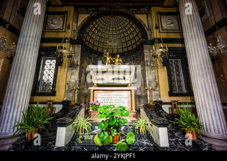 pantheon di Santa Catalina Thomas (Valldemossa, 1533 , Palma, 1574), chiesa di Santa Maddalena, fondata nel XIV secolo e ricostruita nel 1740, Palma, Maiorca, Isole Baleari, Spagna. Foto Stock