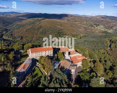 Santuario reale di Montesclaros, zona di Valdeprado del Río, bacino idrico di Ebro, Cantabria, Spagna. Foto Stock