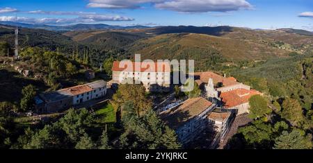 Santuario reale di Montesclaros, zona di Valdeprado del Río, bacino idrico di Ebro, Cantabria, Spagna. Foto Stock