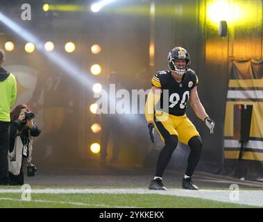 Pittsburgh, Pennsylvania, Stati Uniti. 17 novembre 2024. 17 novembre 2024: T.J. Watt n. 90 durante la partita tra Pittsburgh Steelers e Baltimore Ravens all'Acrisure Stadium di Pittsburgh, Pennsylvania. Brook Ward/Apparent Media Group (Credit Image: © AMG/AMG via ZUMA Press Wire) SOLO PER USO EDITORIALE! Non per USO commerciale! Foto Stock