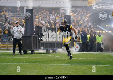 Pittsburgh, Pennsylvania, Stati Uniti. 17 novembre 2024. 17 novembre 2024: T.J. Watt n. 90 durante la partita tra Pittsburgh Steelers e Baltimore Ravens all'Acrisure Stadium di Pittsburgh, Pennsylvania. Brook Ward/Apparent Media Group (Credit Image: © AMG/AMG via ZUMA Press Wire) SOLO PER USO EDITORIALE! Non per USO commerciale! Foto Stock