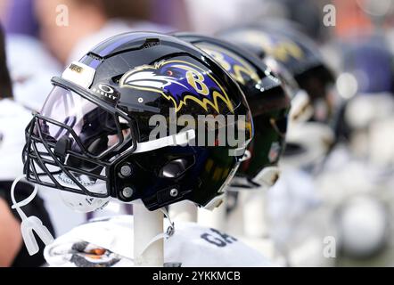 Pittsburgh, Pennsylvania, Stati Uniti. 17 novembre 2024. 17 novembre 2024: Caschi dei Baltimore Ravens durante la partita tra Pittsburgh Steelers e Baltimore Ravens all'Acrisure Stadium di Pittsburgh, Pennsylvania. Brook Ward/Apparent Media Group (Credit Image: © AMG/AMG via ZUMA Press Wire) SOLO PER USO EDITORIALE! Non per USO commerciale! Foto Stock