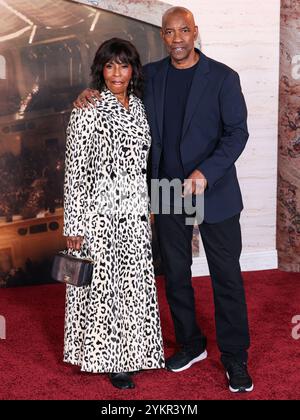 Hollywood, Stati Uniti. 18 novembre 2024. HOLLYWOOD, LOS ANGELES, CALIFORNIA, Stati Uniti - 18 NOVEMBRE: Pauletta Washington e il marito Denzel Washington arrivano alla premiere di Los Angeles del "Gladiator II" della Paramount Pictures tenutasi al TCL Chinese Theatre IMAX il 18 novembre 2024 a Hollywood, Los Angeles, California, Stati Uniti. (Foto di Xavier Collin/Image Press Agency) credito: Image Press Agency/Alamy Live News Foto Stock