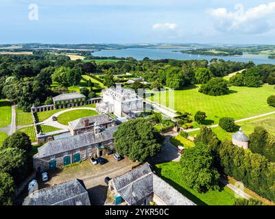 Antony House da un drone, Woodland Garden e Woodland Walk, Torpoint, Cornovaglia, Inghilterra Foto Stock