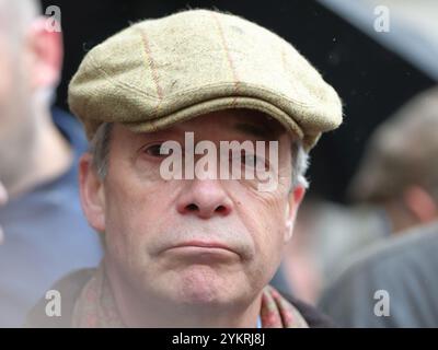 Londra, Regno Unito. 19 novembre 2024. Gli agricoltori protestano contro il cambiamento della tassa di successione dei laburisti a Westminster. Nigel Farage ha partecipato a sostegno degli agricoltori. Crediti: Uwe Deffner/Alamy Live News Foto Stock